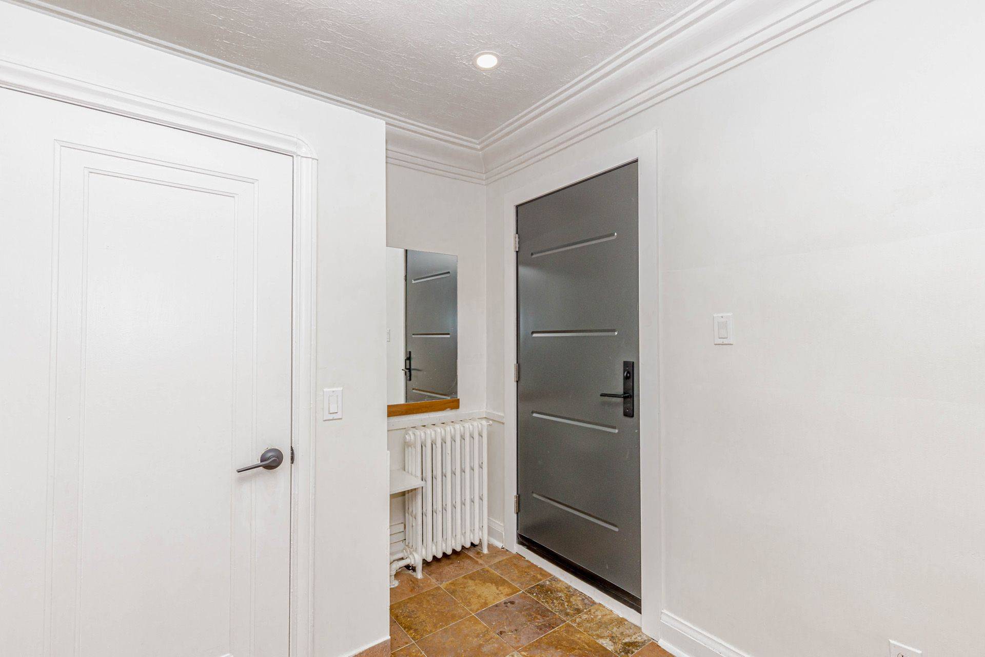 Toronto W06, ON M8V 1X2,80 Albani ST