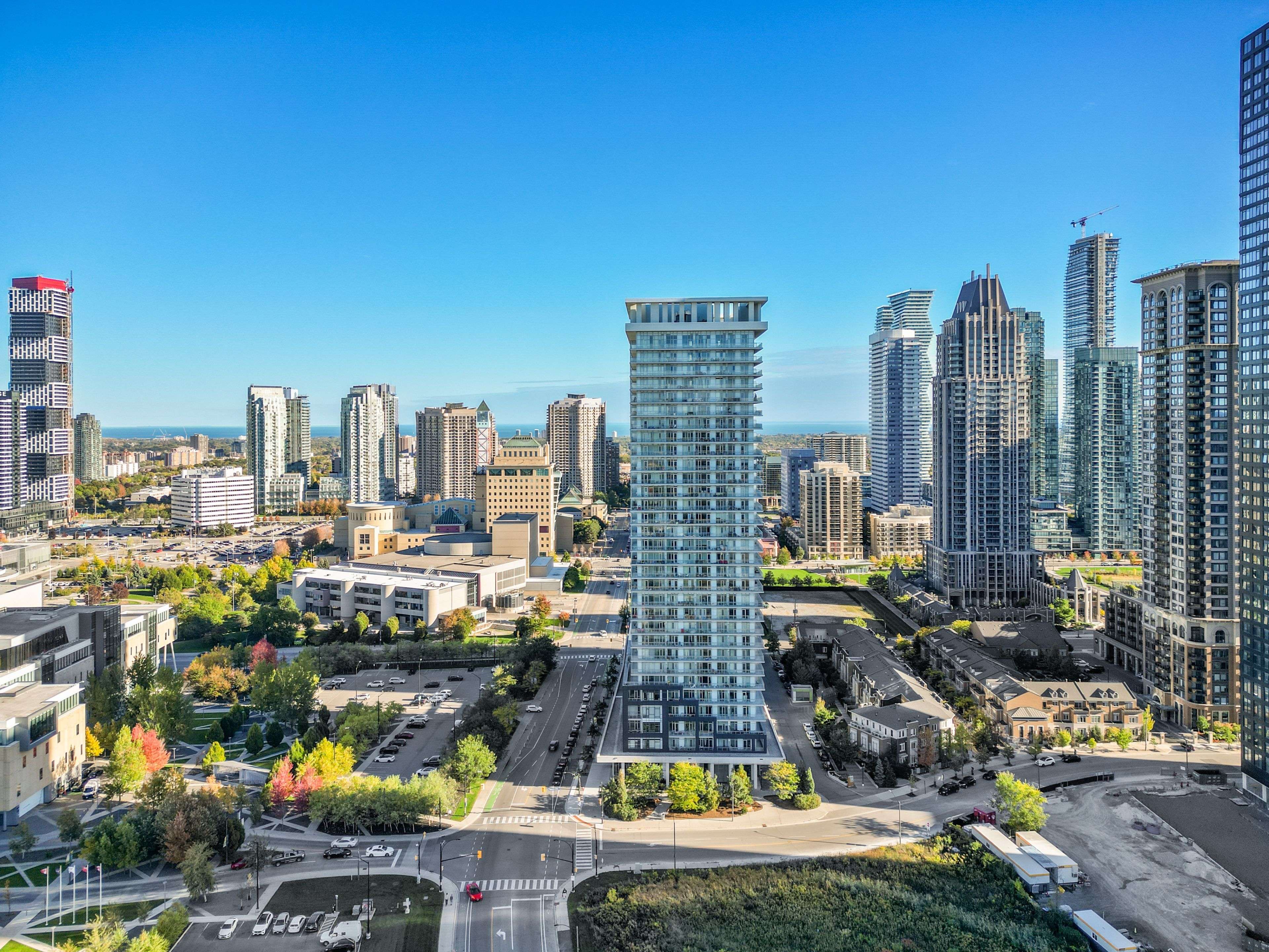 Mississauga, ON L5B 0G7,360 Square One DR N #707