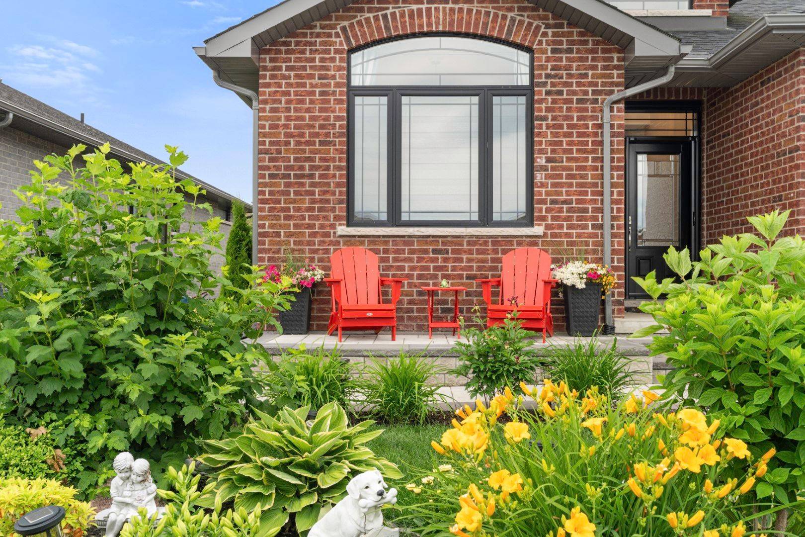 Belleville, ON K8N 0J1,86 Essex DR