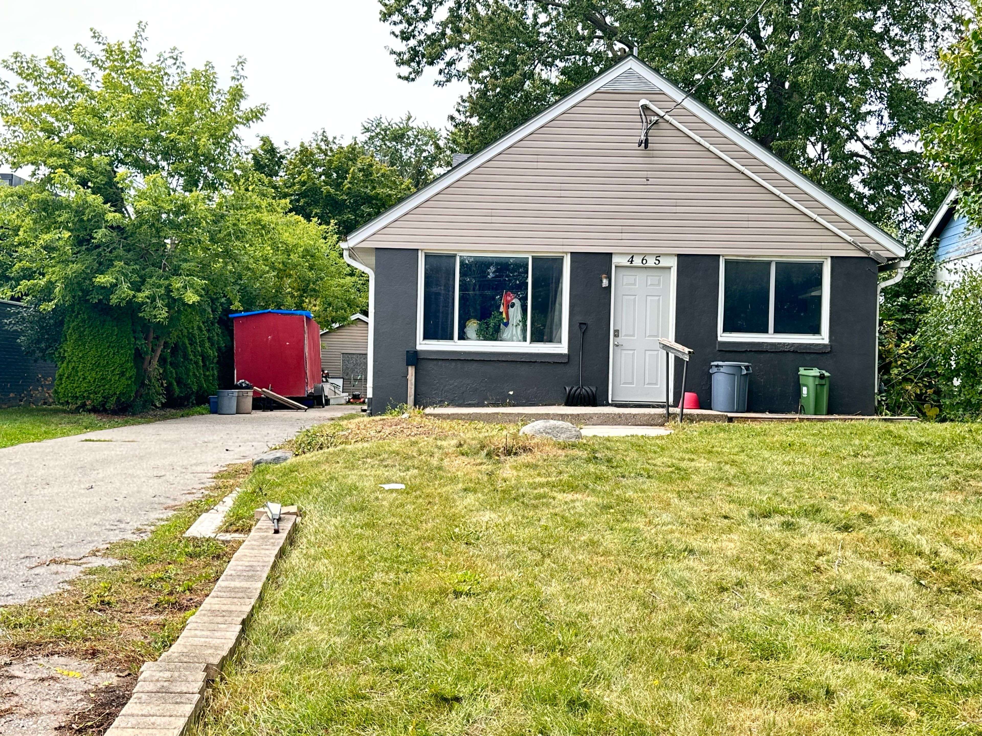 London East, ON N5V 2B1,465 Second ST