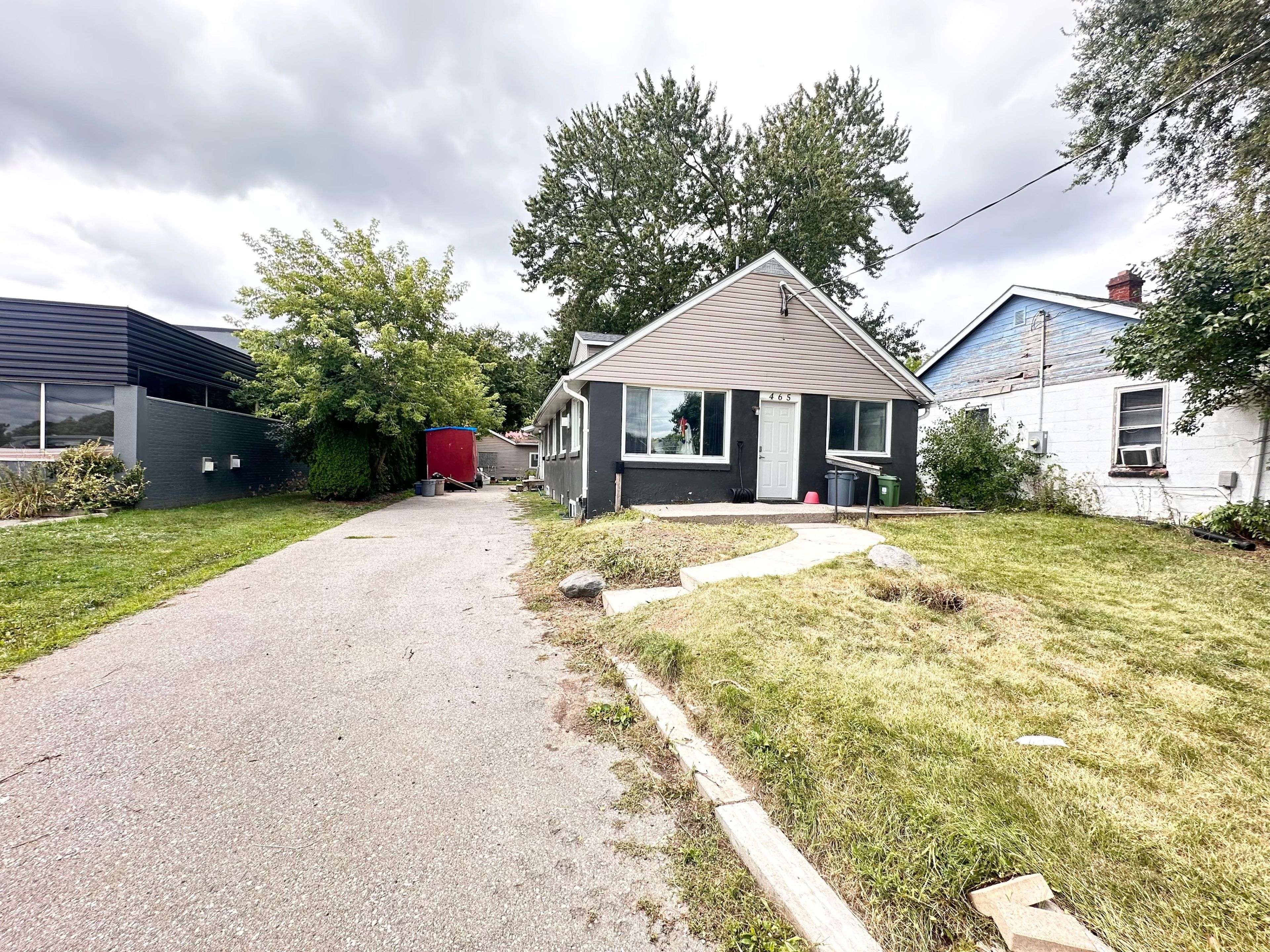 London East, ON N5V 2B1,465 Second ST