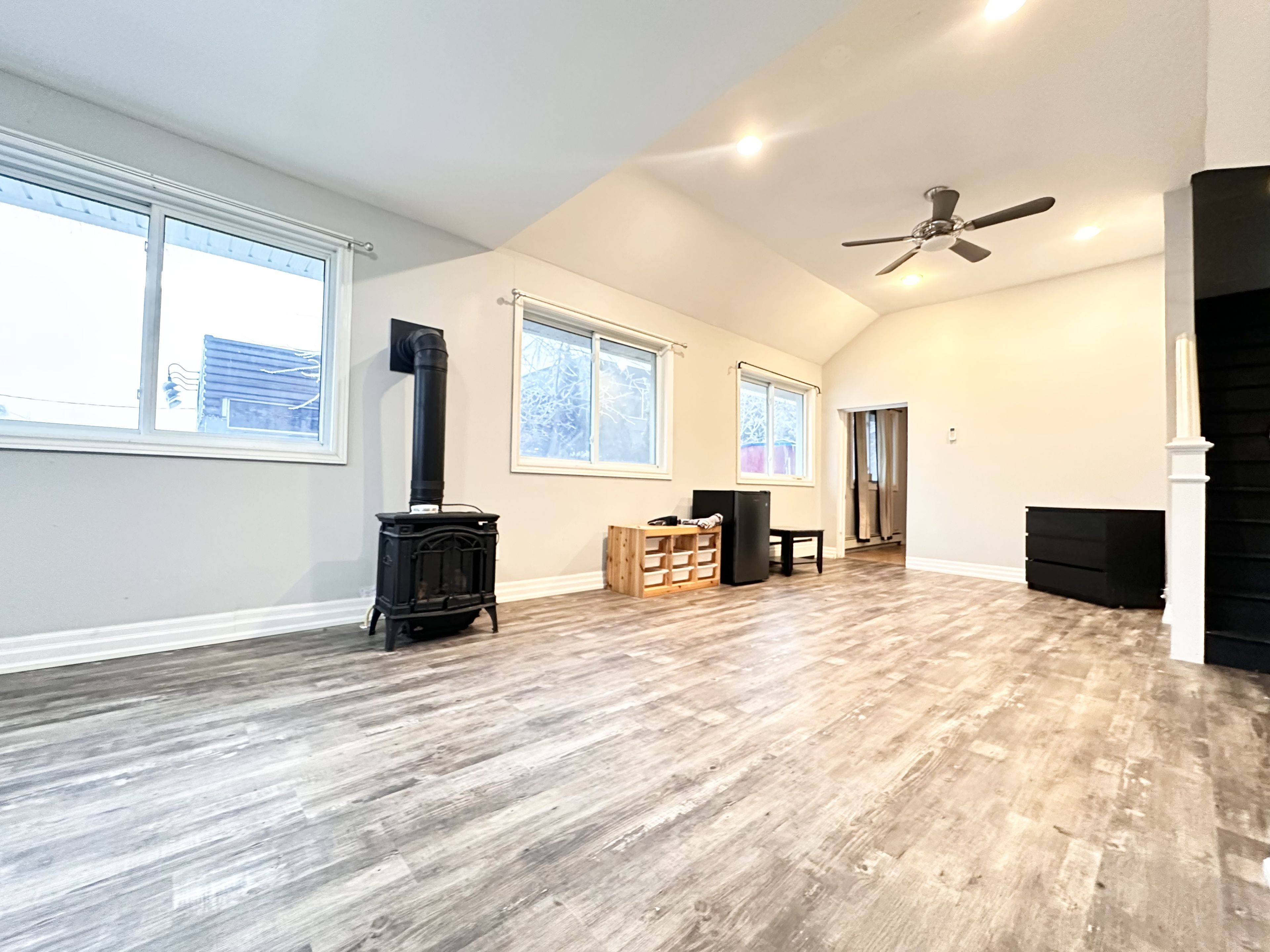 London East, ON N5V 2B1,465 Second ST