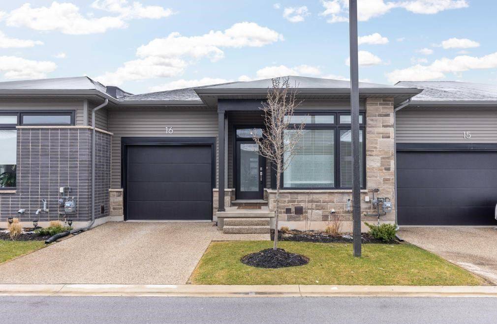 Niagara Falls, ON L2G 0Y7,8974 Willoughby DR #16