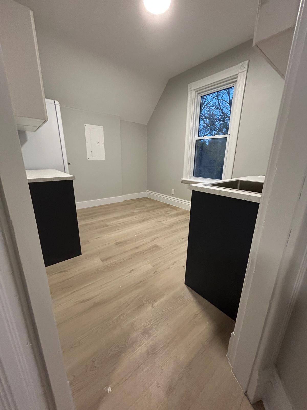 London East, ON N6B 2S3,195 Colborne ST #upper