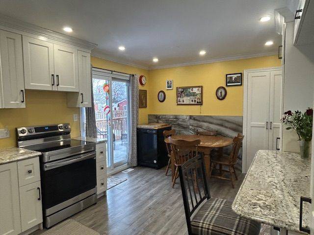 Welland, ON L3C 3A2,453 LEONARD AVE