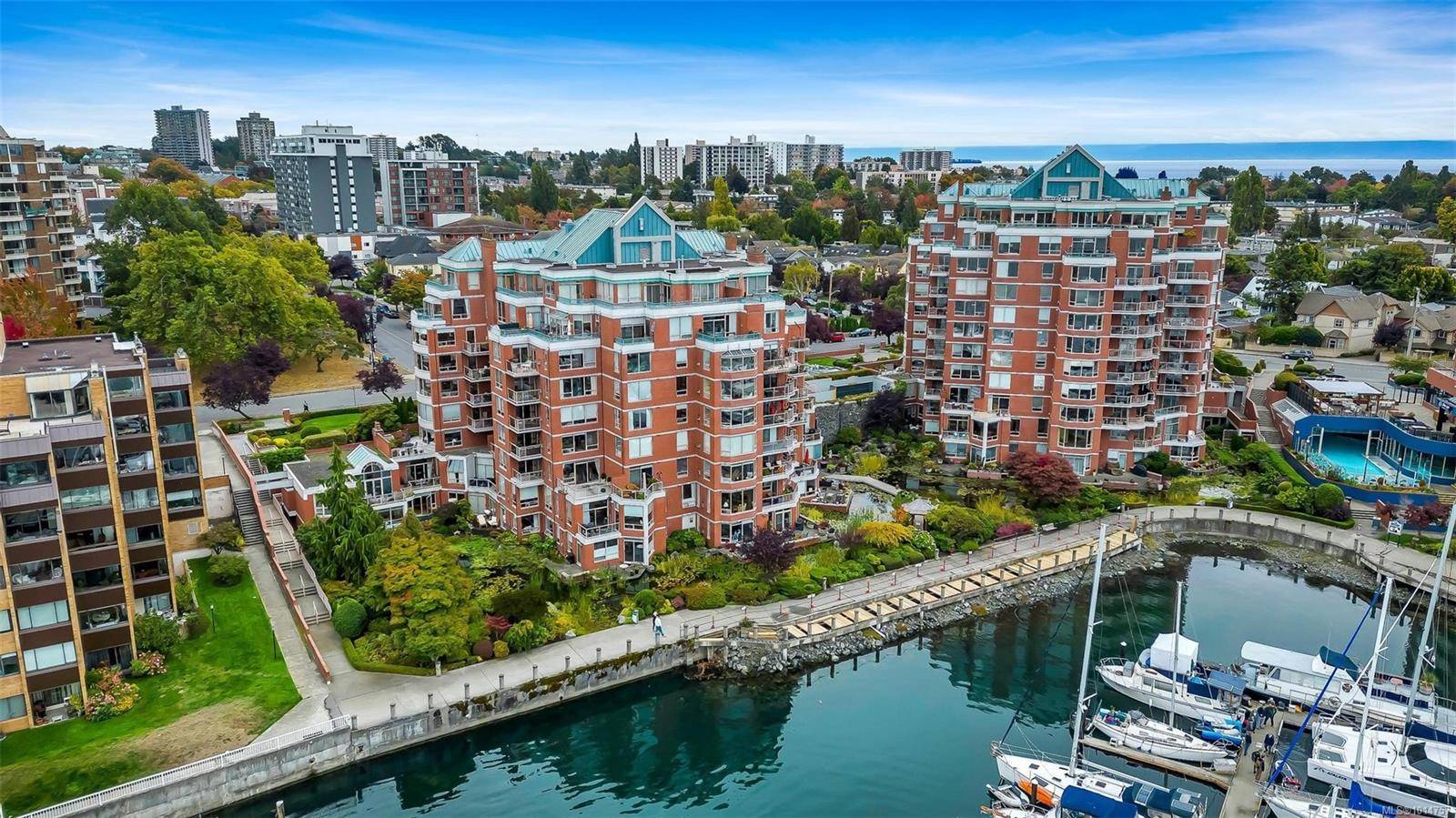 Victoria, BC V8V 4Y1,636 Montreal St #105