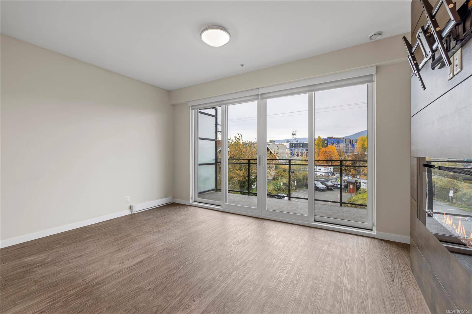 Nanaimo, BC V9R 0J3,91 Chapel St #309