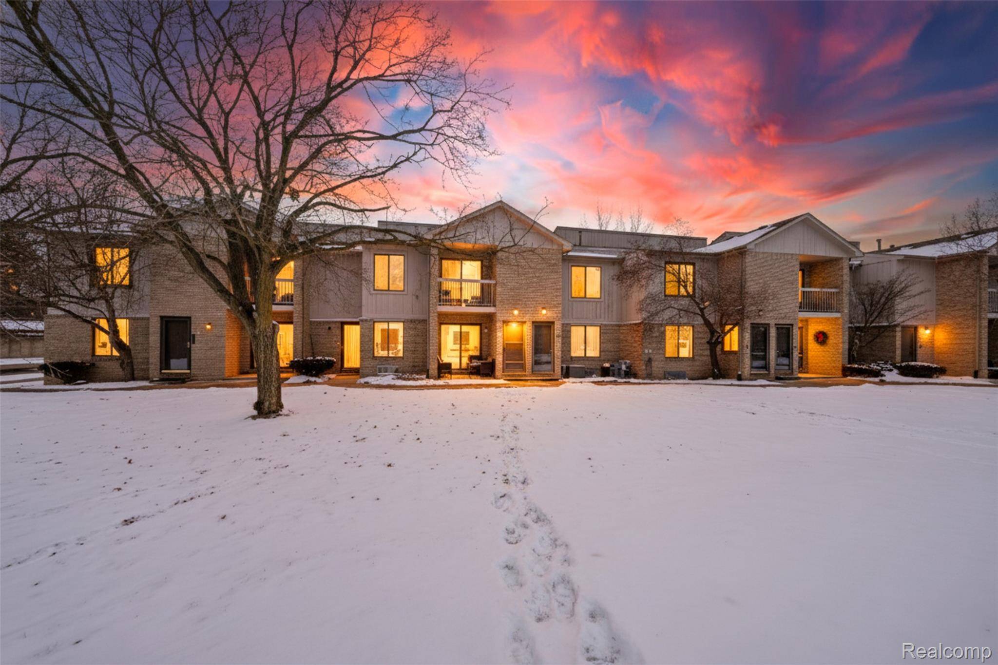 Farmington Hills, MI 48335,34790 W 8 Mile RD #2