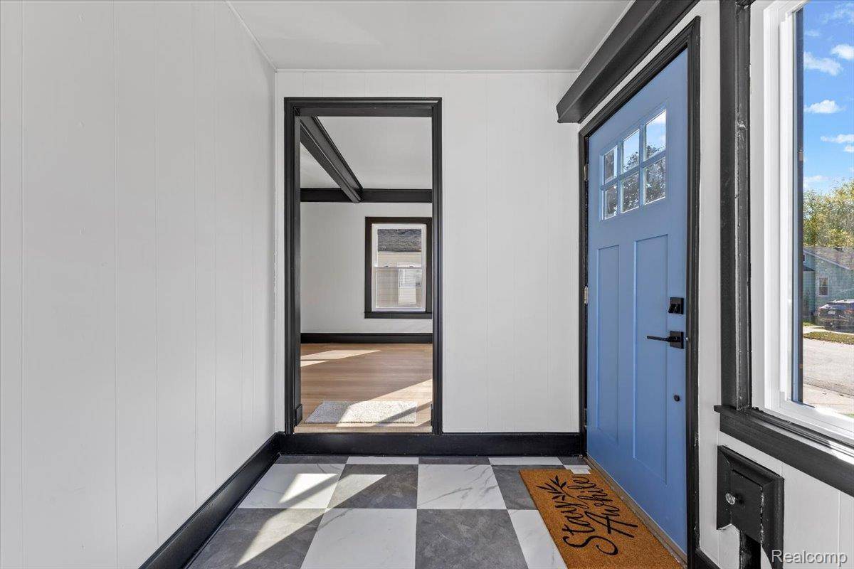 Ferndale, MI 48220,2120 Wrenson ST