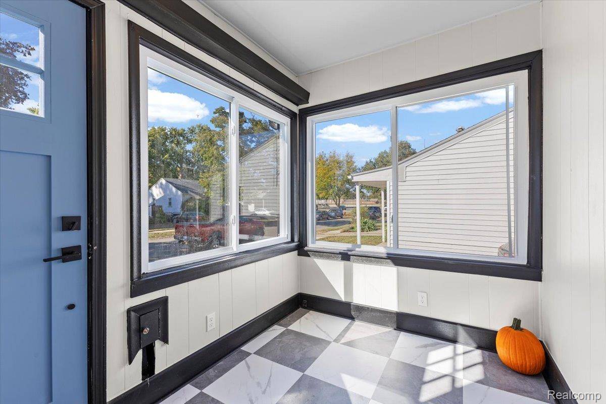 Ferndale, MI 48220,2120 Wrenson ST