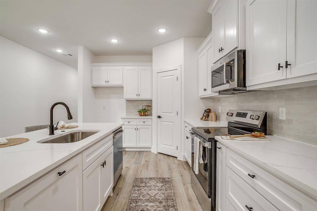 Fort Worth, TX 76105,4948 Dunbar Street