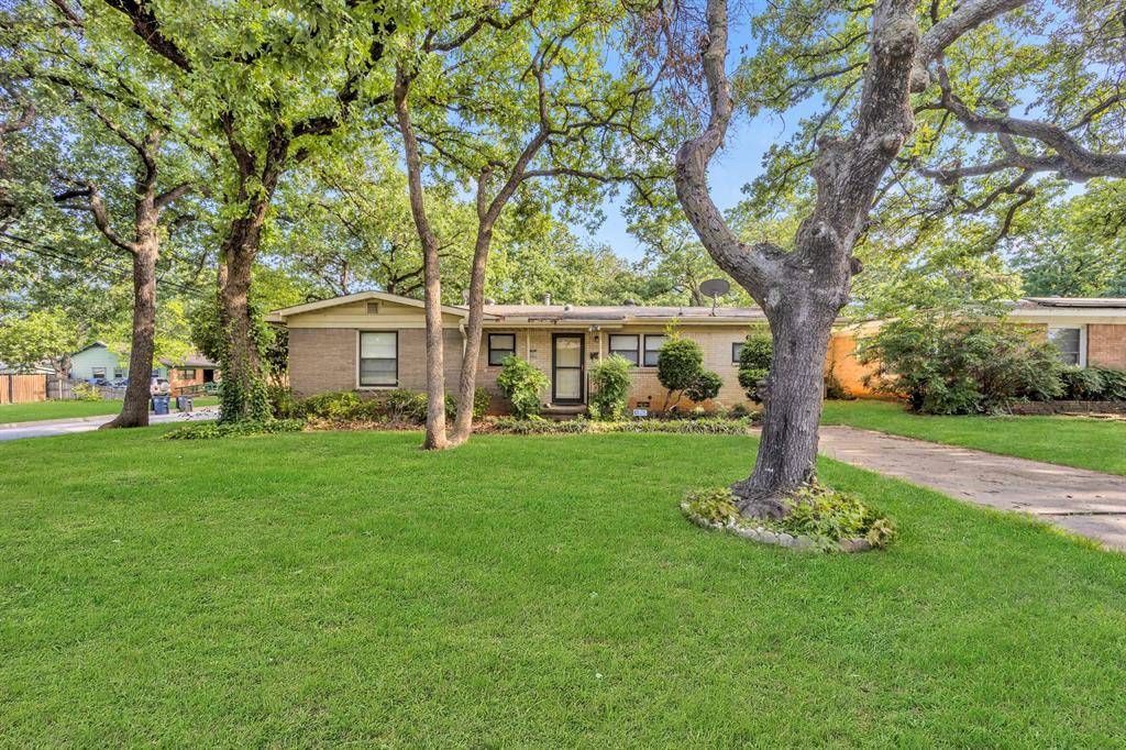 Fort Worth, TX 76112,6324 Woodbine Drive