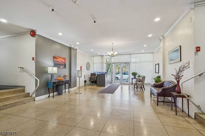 Glen Ridge Boro Twp., NJ 07028,926 Bloomfield Ave 5B #5B