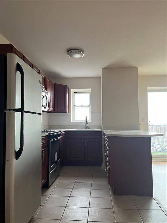 Brooklyn, NY 11224,2955 Shell RD #10R