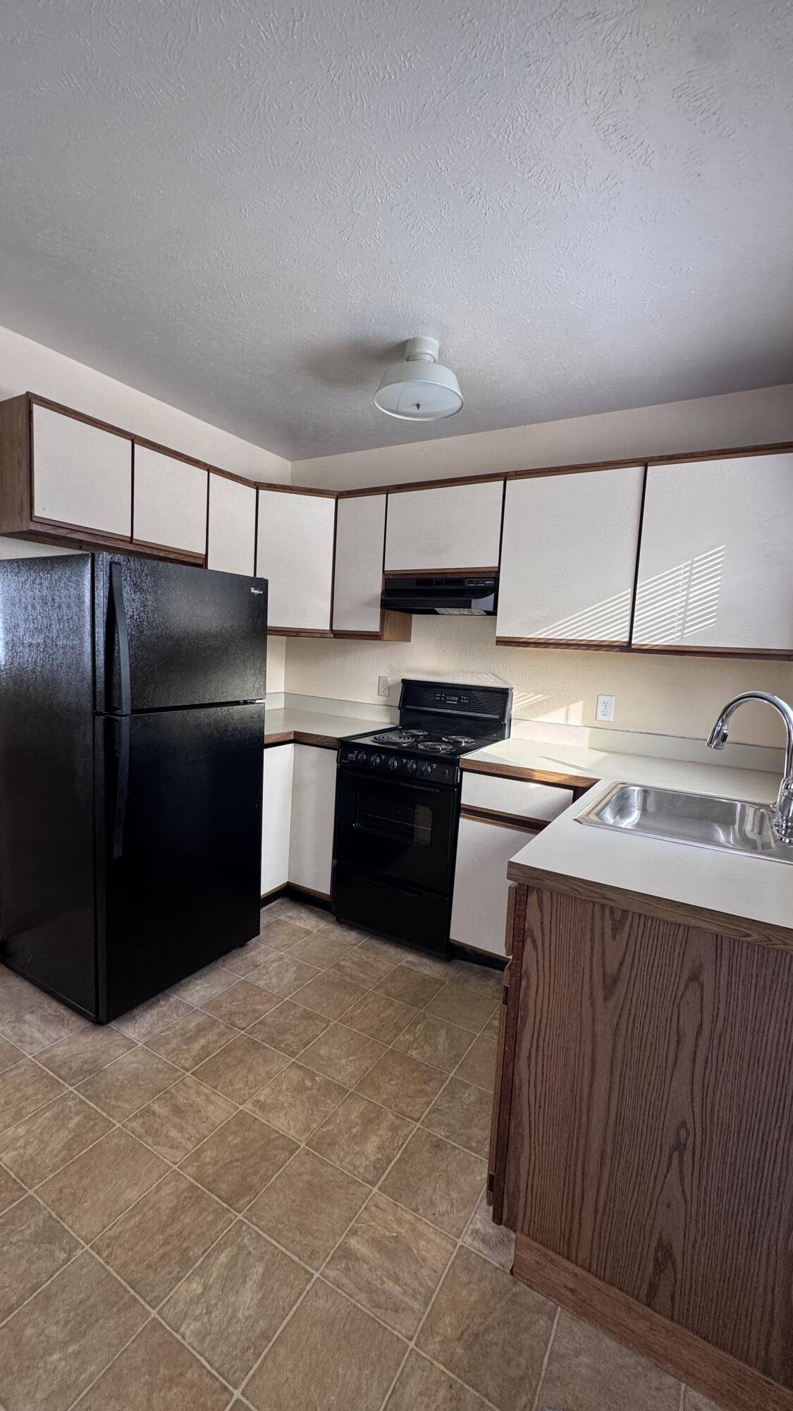 Brooklyn, MI 49230,160 Irwin ST #18