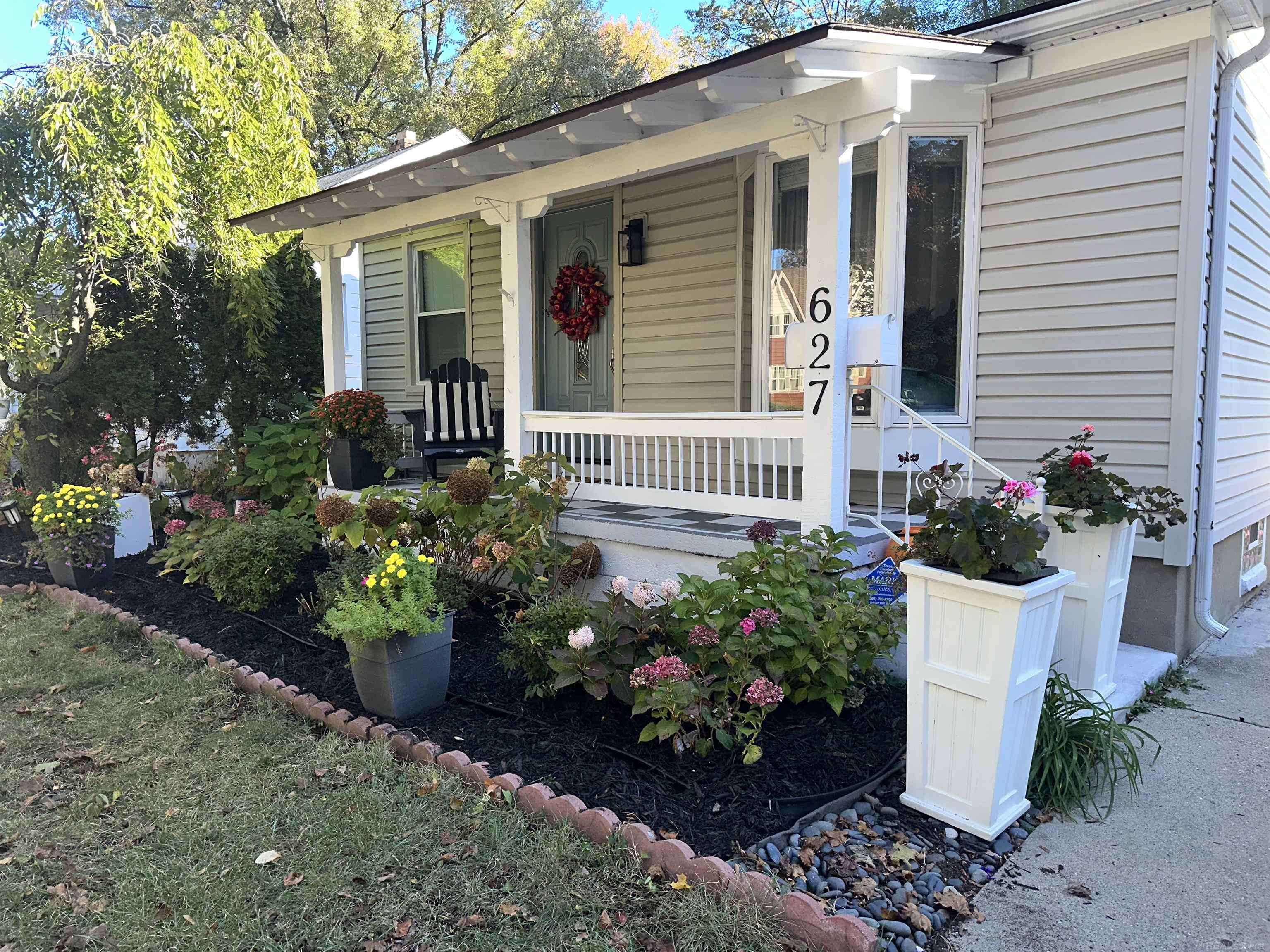 Royal Oak, MI 48067,627 S Rembrandt AVE