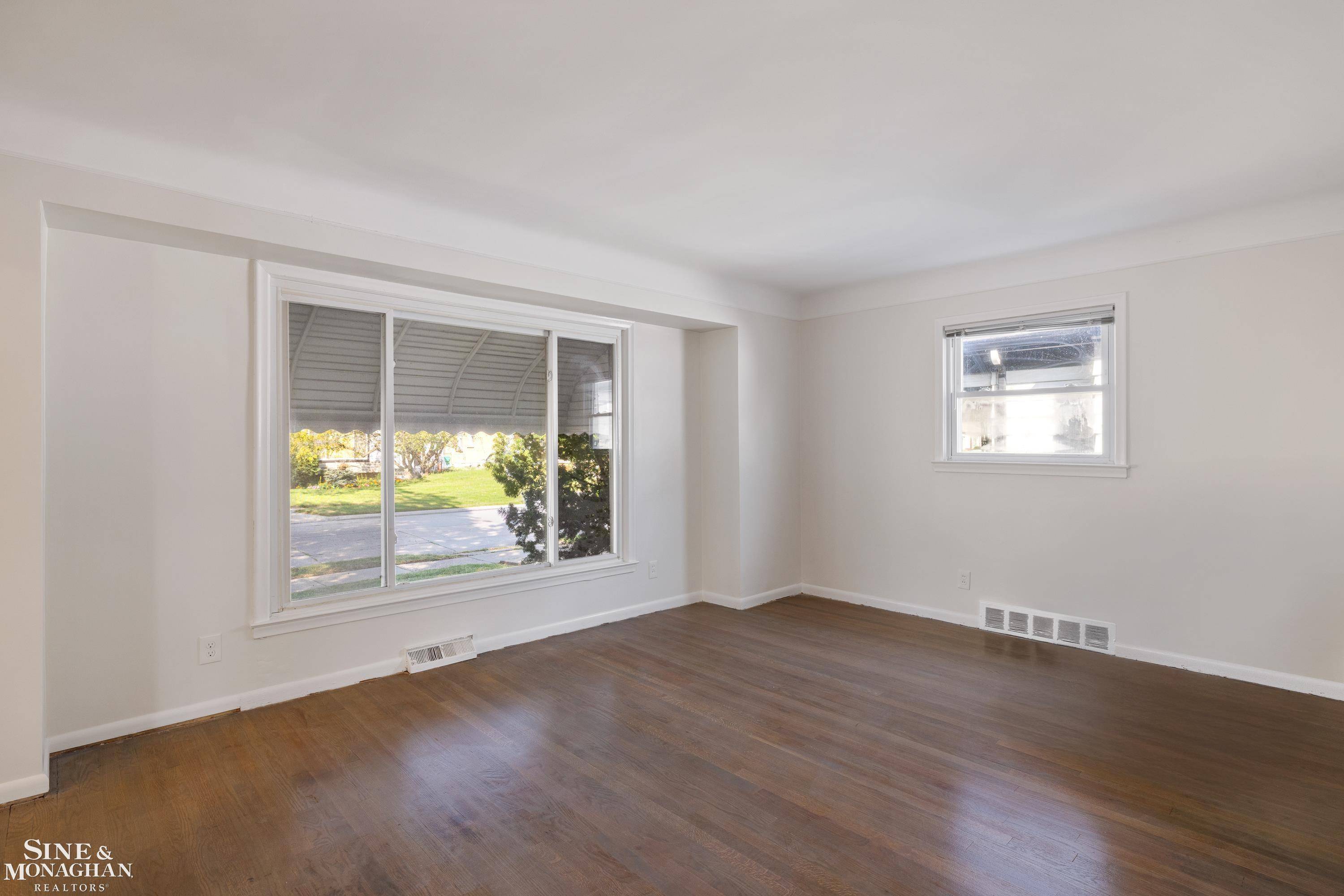 Eastpointe, MI 48021,24676 Lambrecht ST