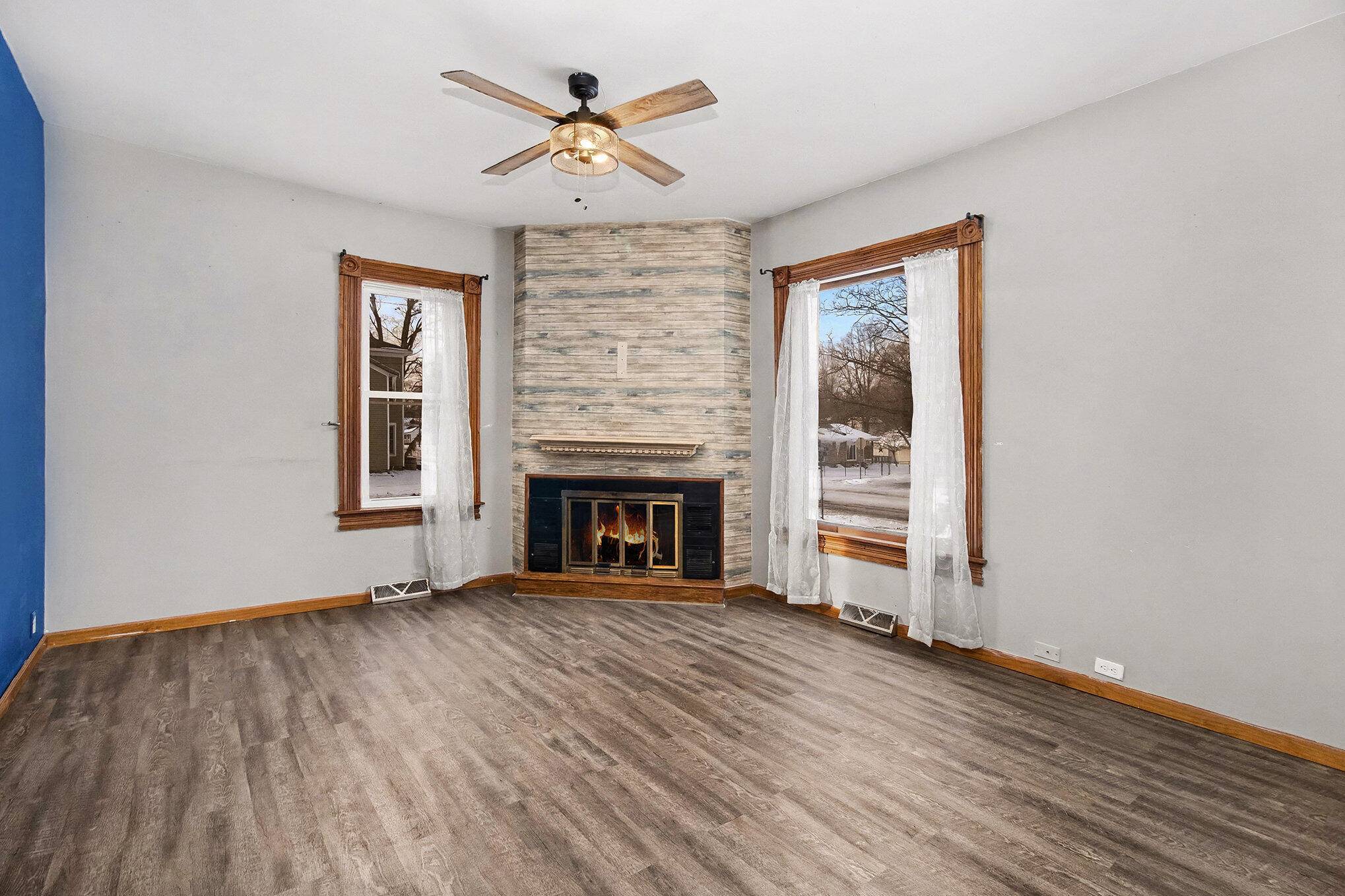 Lawton, MI 49065,604 E 2nd ST