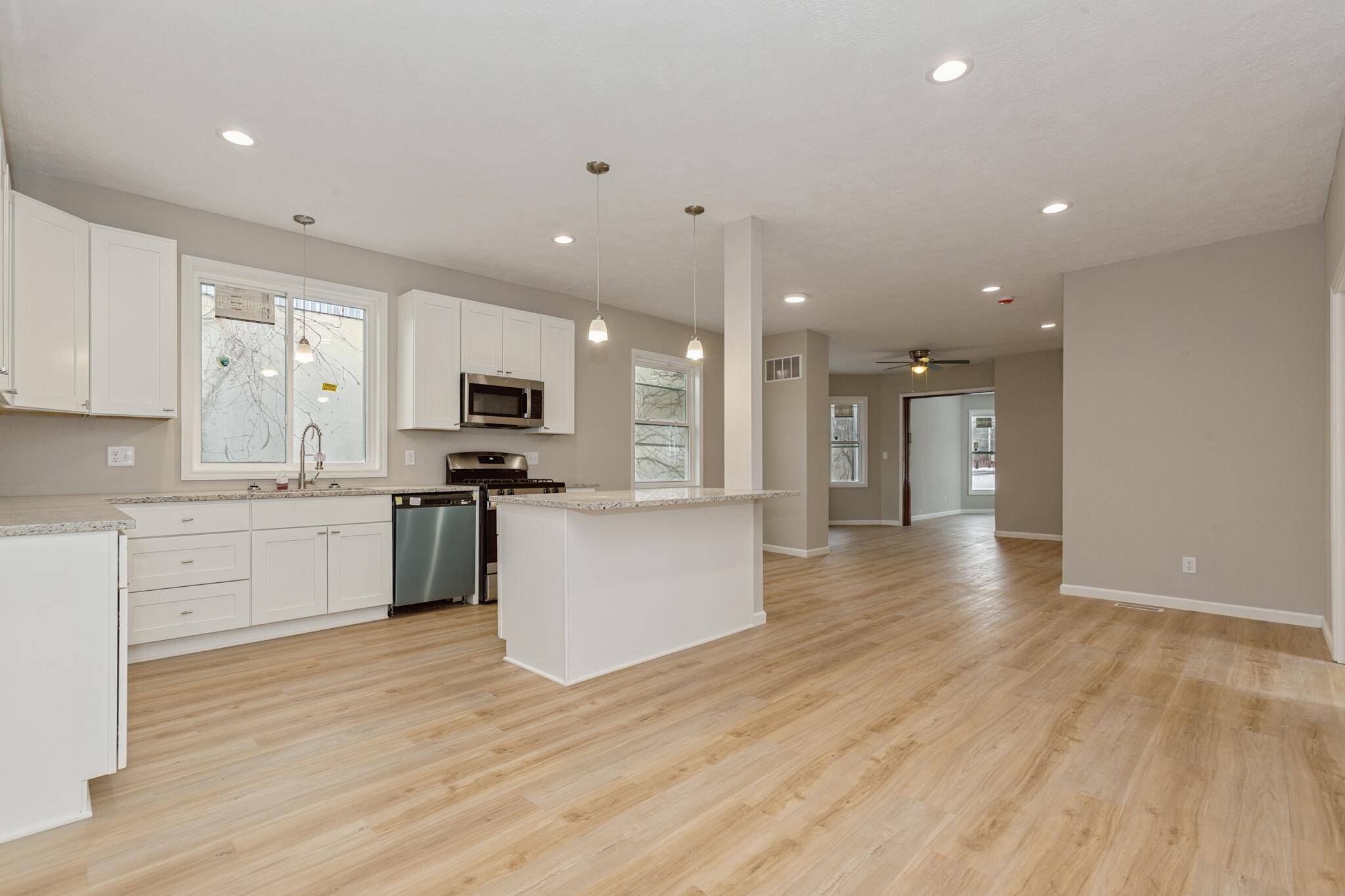 Three Oaks, MI 49128,202 S Elm ST