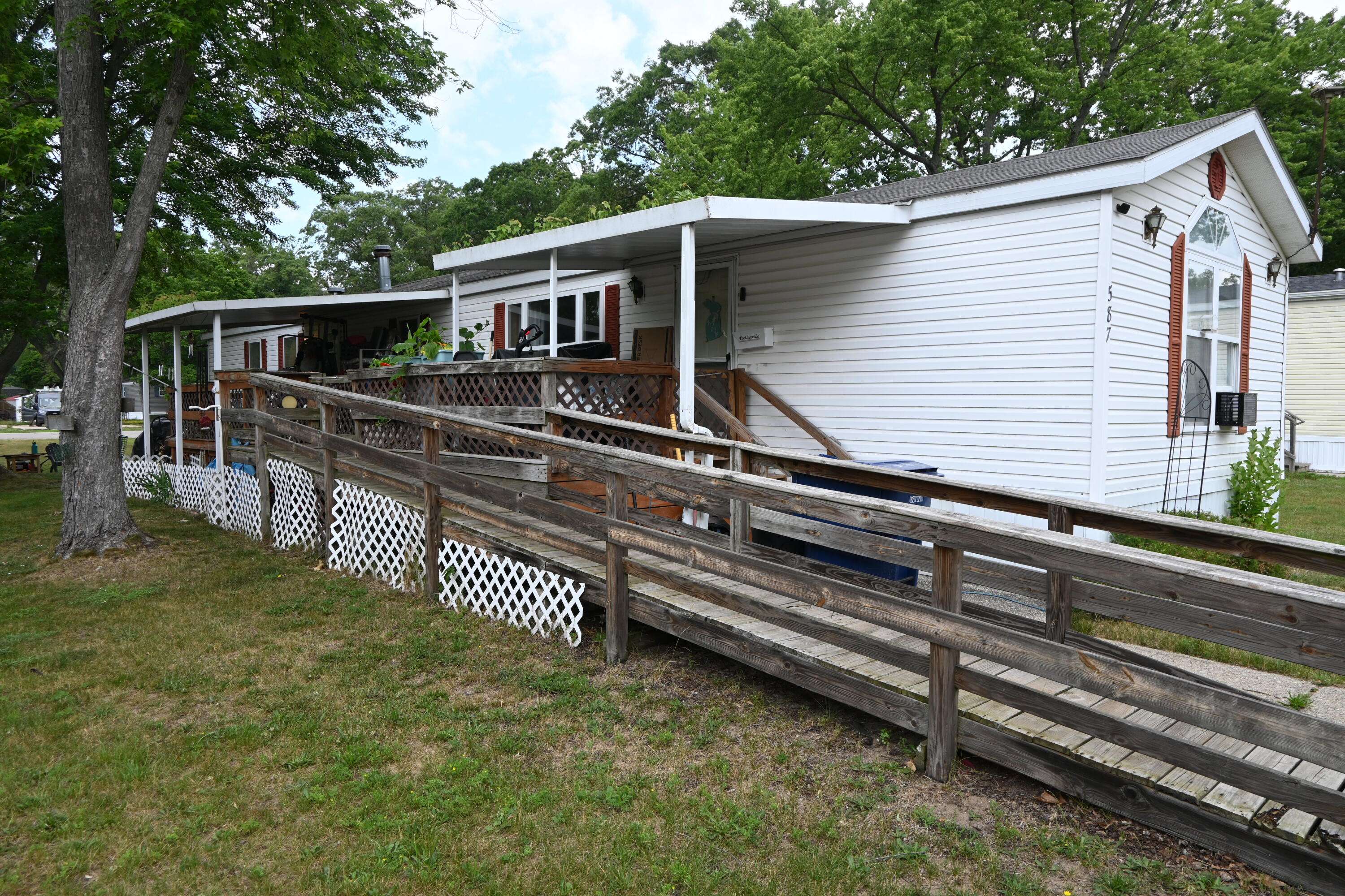 Muskegon, MI 49442,587 Harvest LN