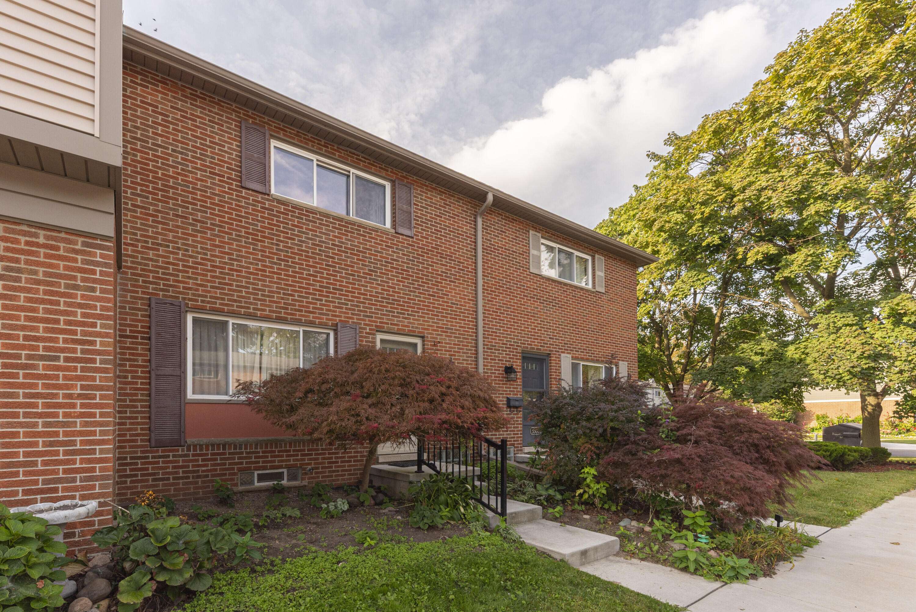 Ann Arbor, MI 48108,3302 Williamsburg RD