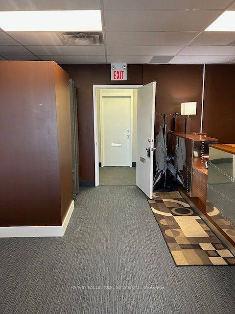 Toronto C13, ON M3C 2G3,170 The Donway West AVE #402