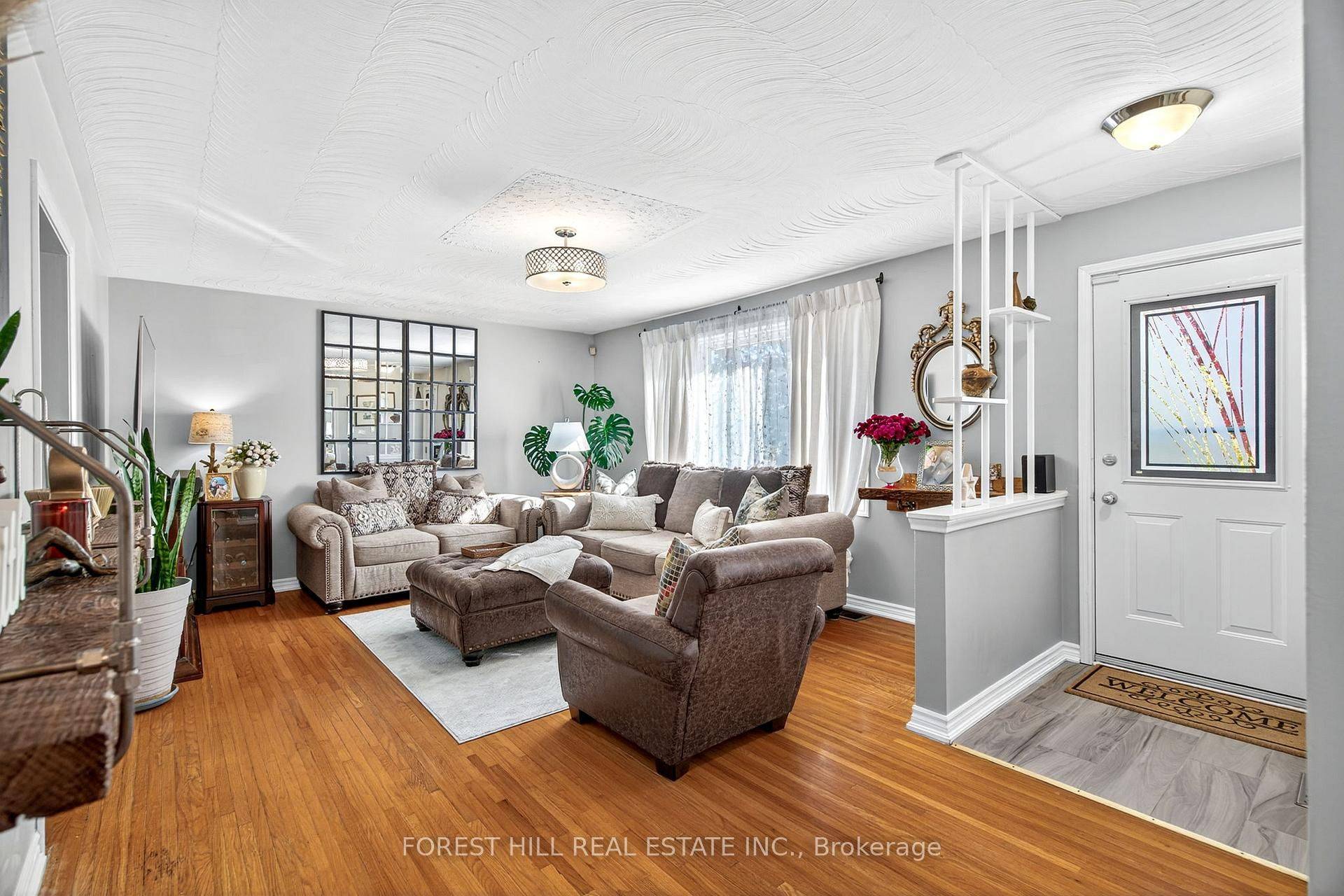 Oshawa, ON L1J 3T2,1550 Evangeline DR