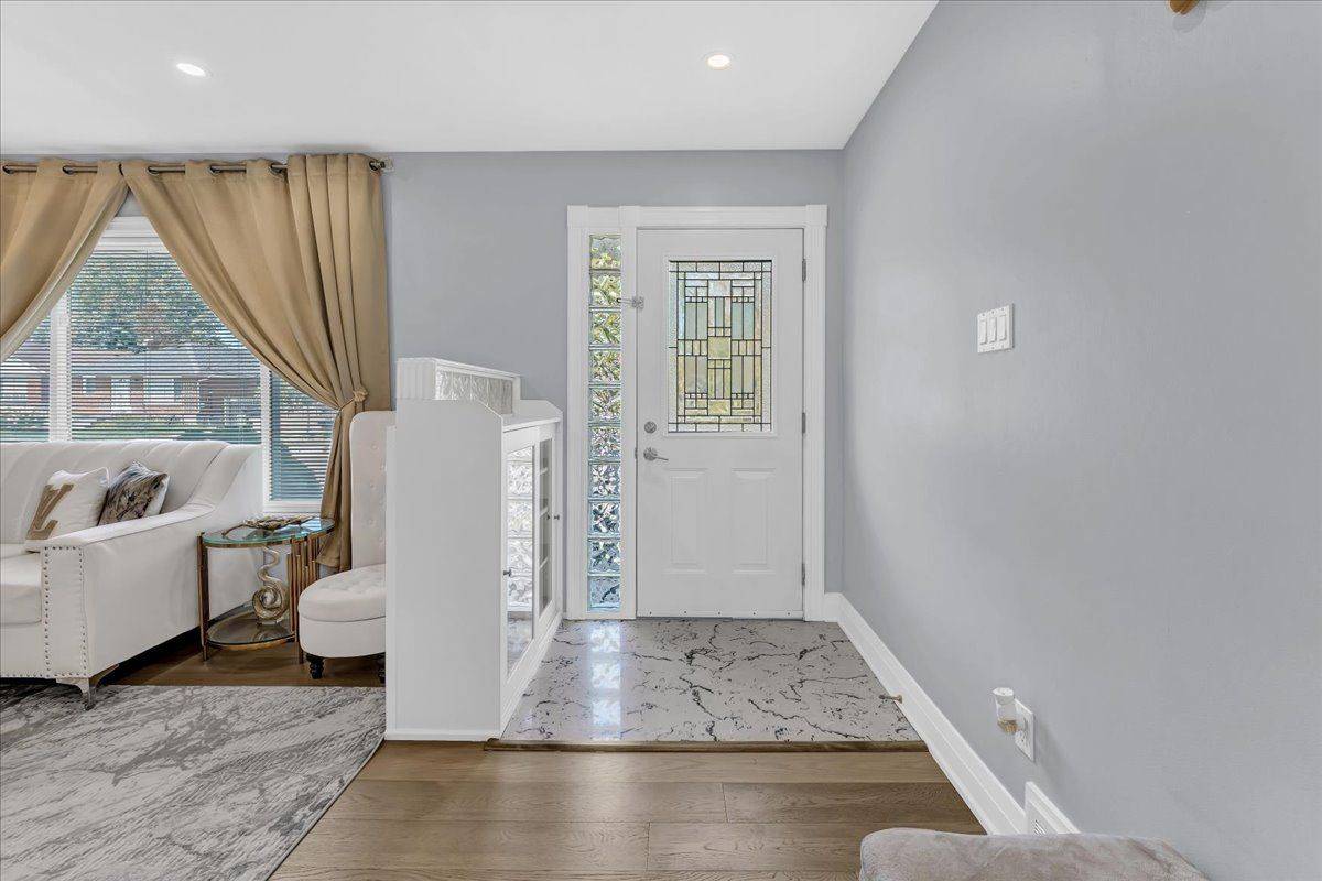 Toronto E04, ON M1R 4J8,83 Pachino BLVD