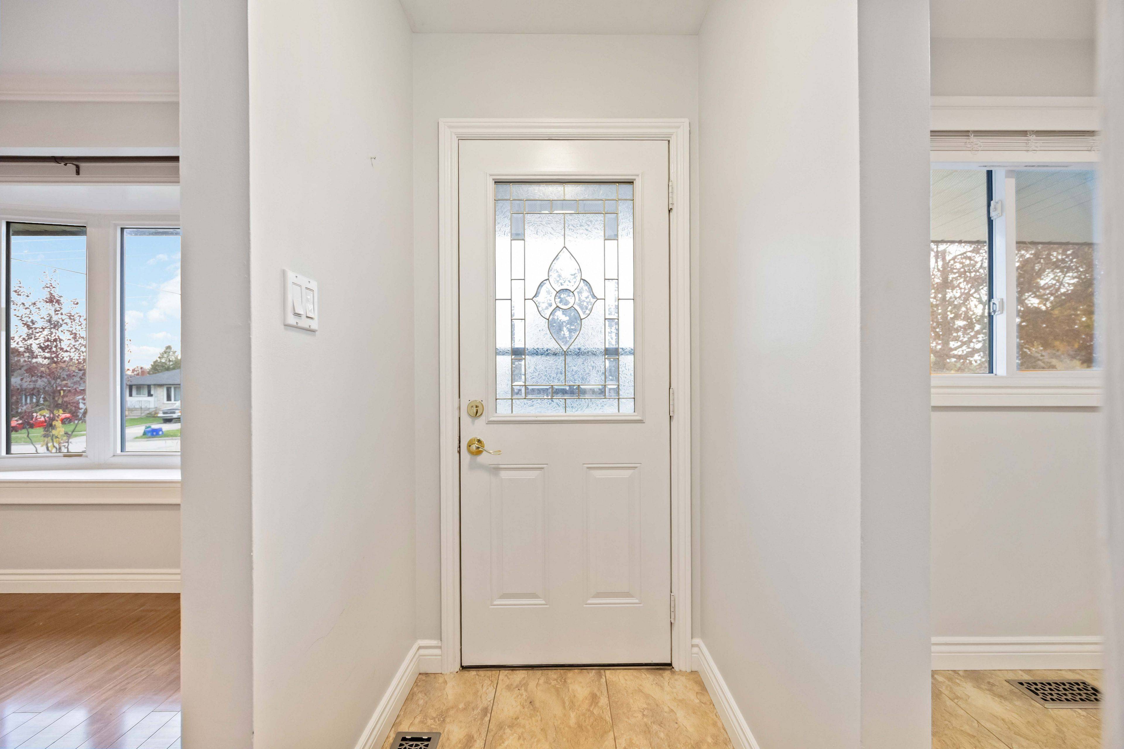 Oshawa, ON L1H 6Z2,117 Keewatin ST S