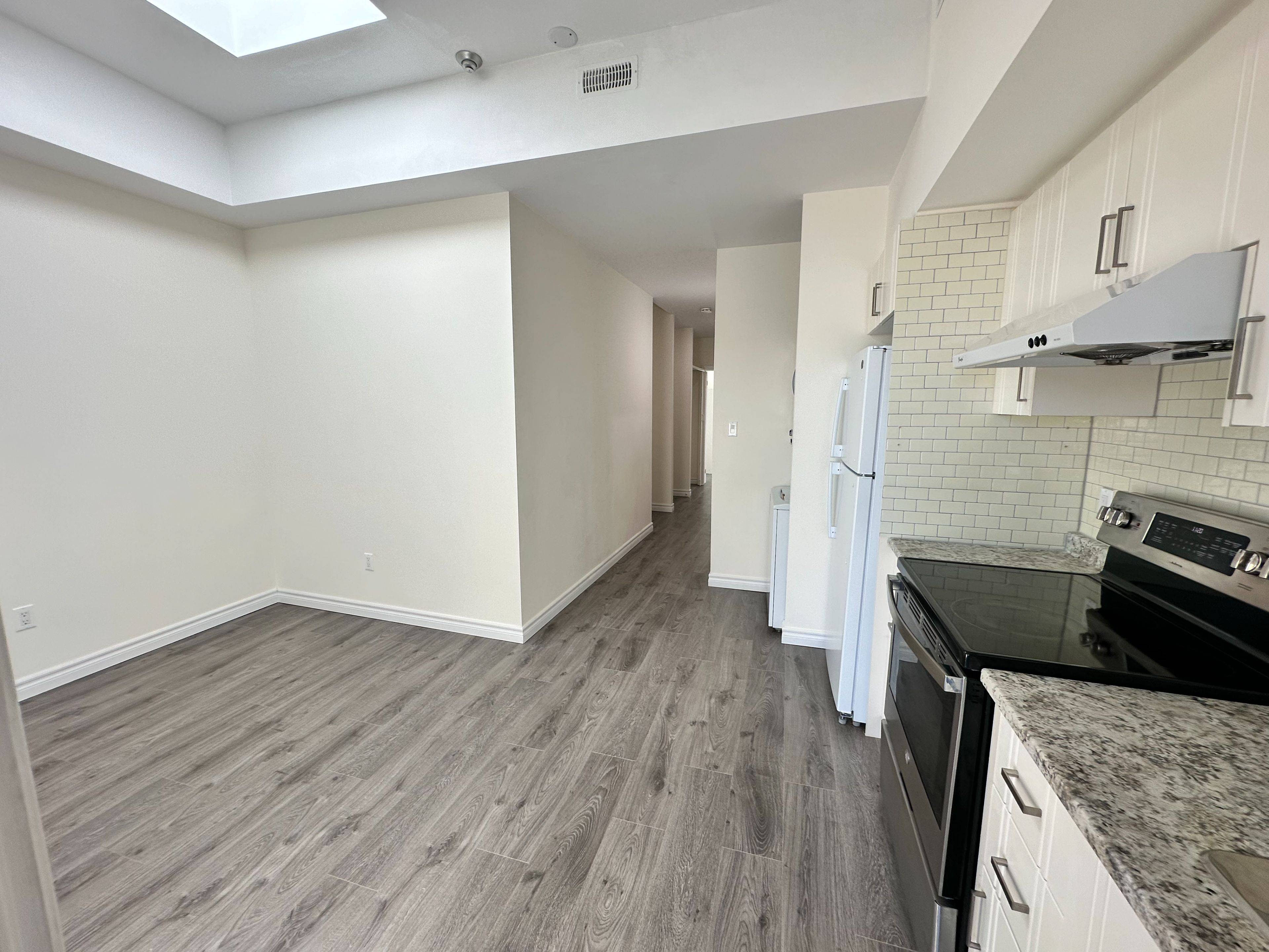 Toronto E03, ON M4J 1L2,725 Danforth AVE #3A