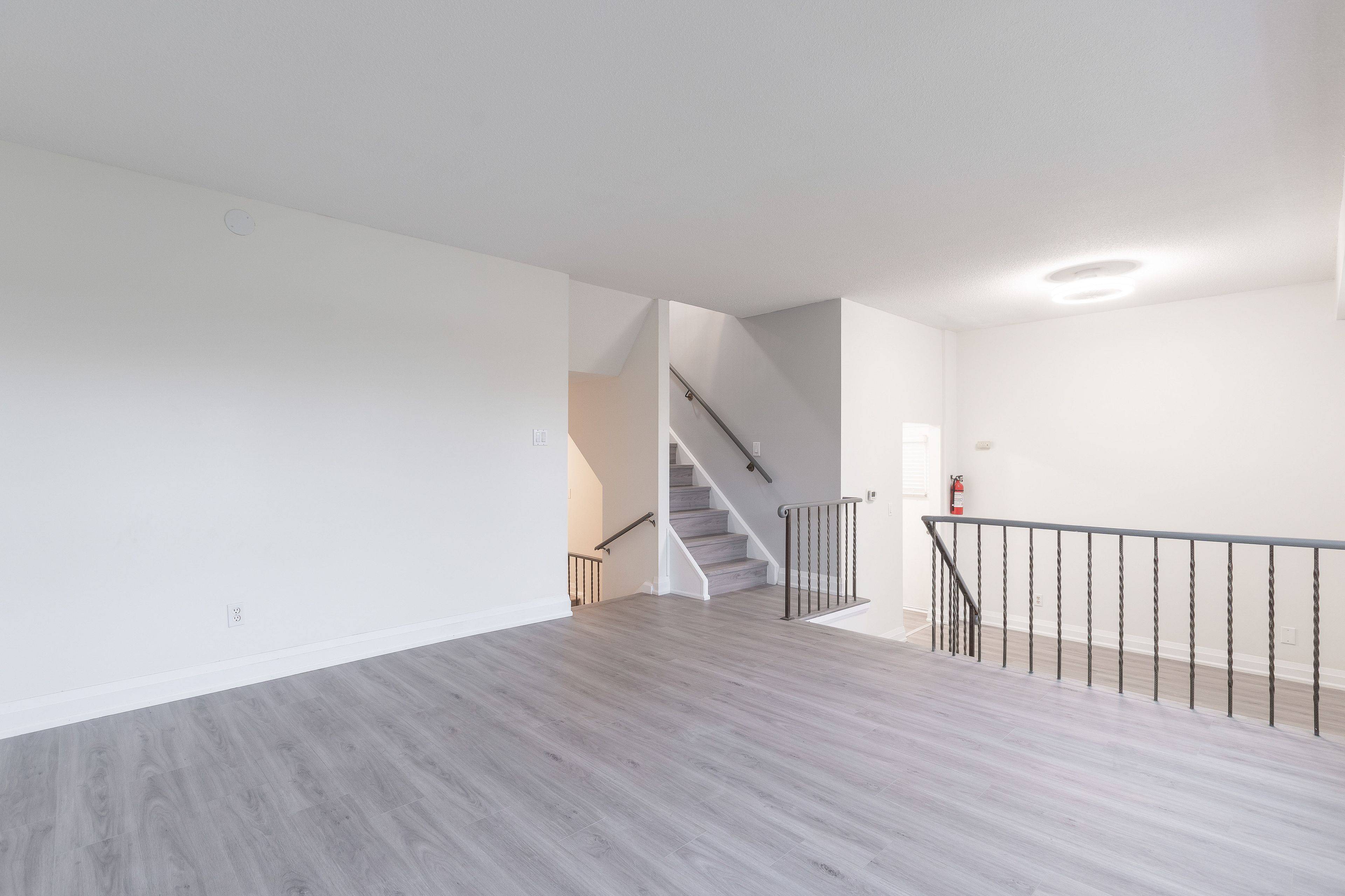 Toronto E03, ON M4B 2K1,1040 Victoria Park AVE