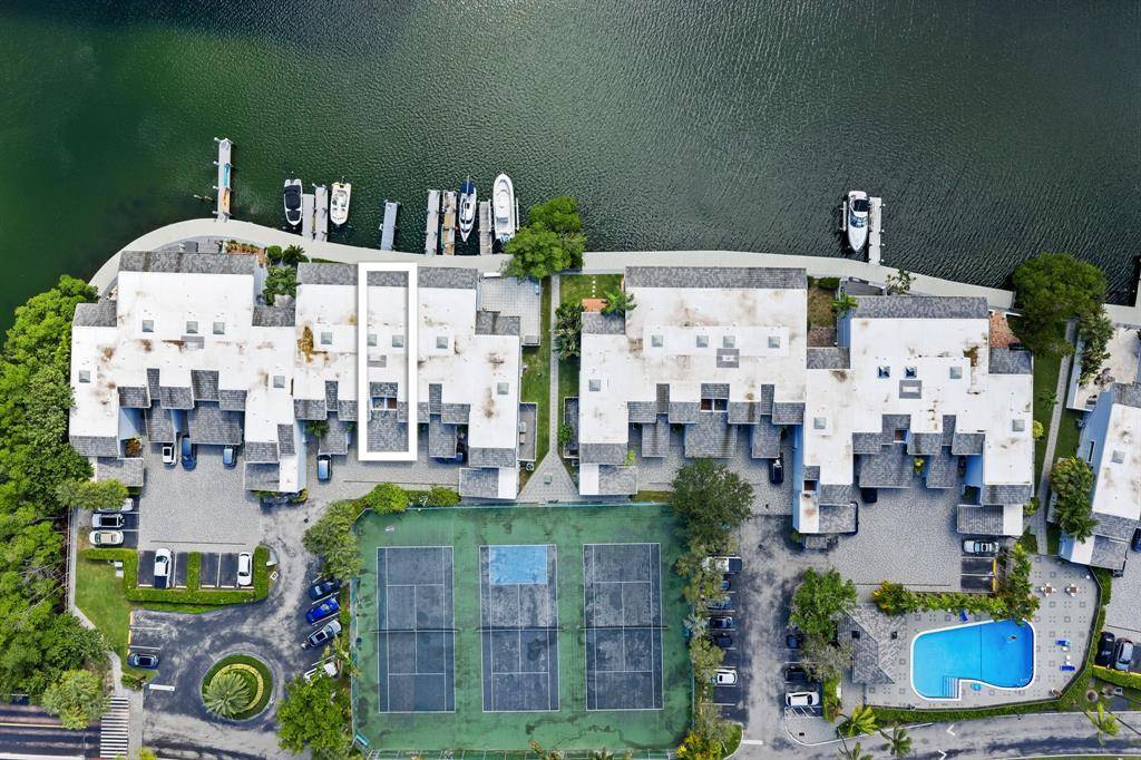 Sunny Isles Beach, FL 33160,216 Poinciana Dr #216