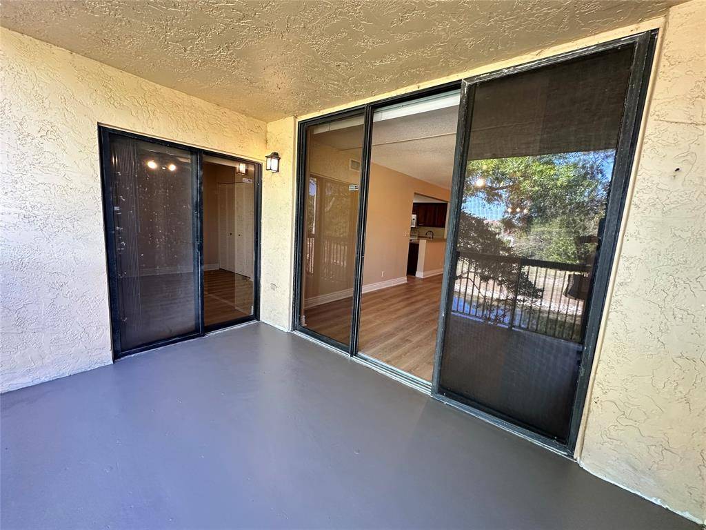 Coral Springs, FL 33067,5661 Riverside Dr #202