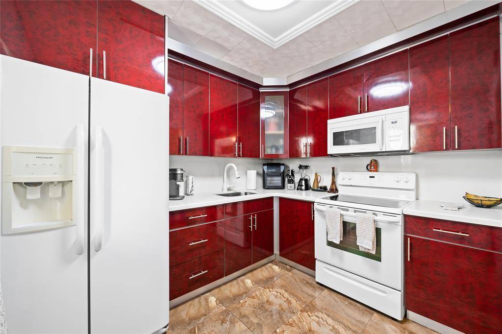 Margate, FL 33063,3090 Holiday Springs Blvd #306