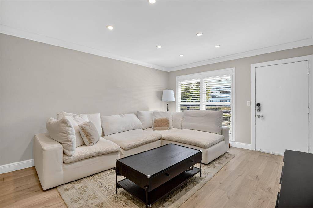 Boca Raton, FL 33432,55 SE 14th St #211