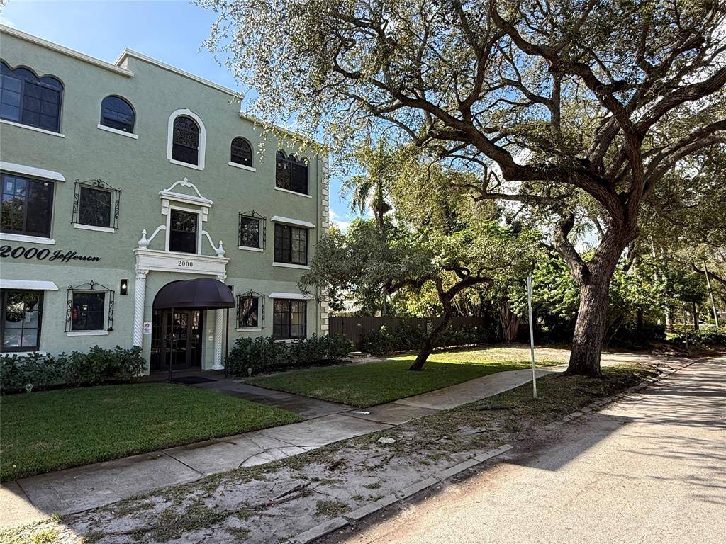 Hollywood, FL 33020,2000 Jefferson St #18