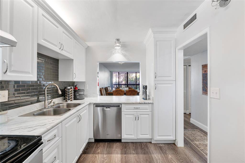 Coral Springs, FL 33065,8437 Forest Hills Dr #203