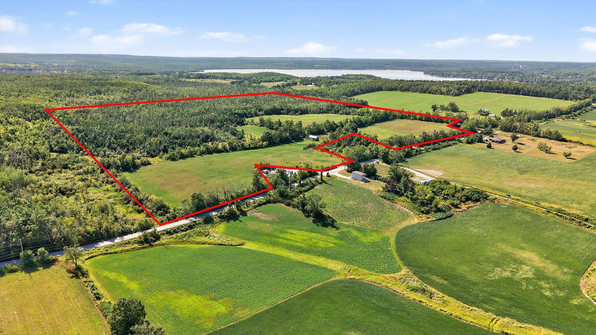 Oro-medonte, ON L3V 6H1,850 15 Line N