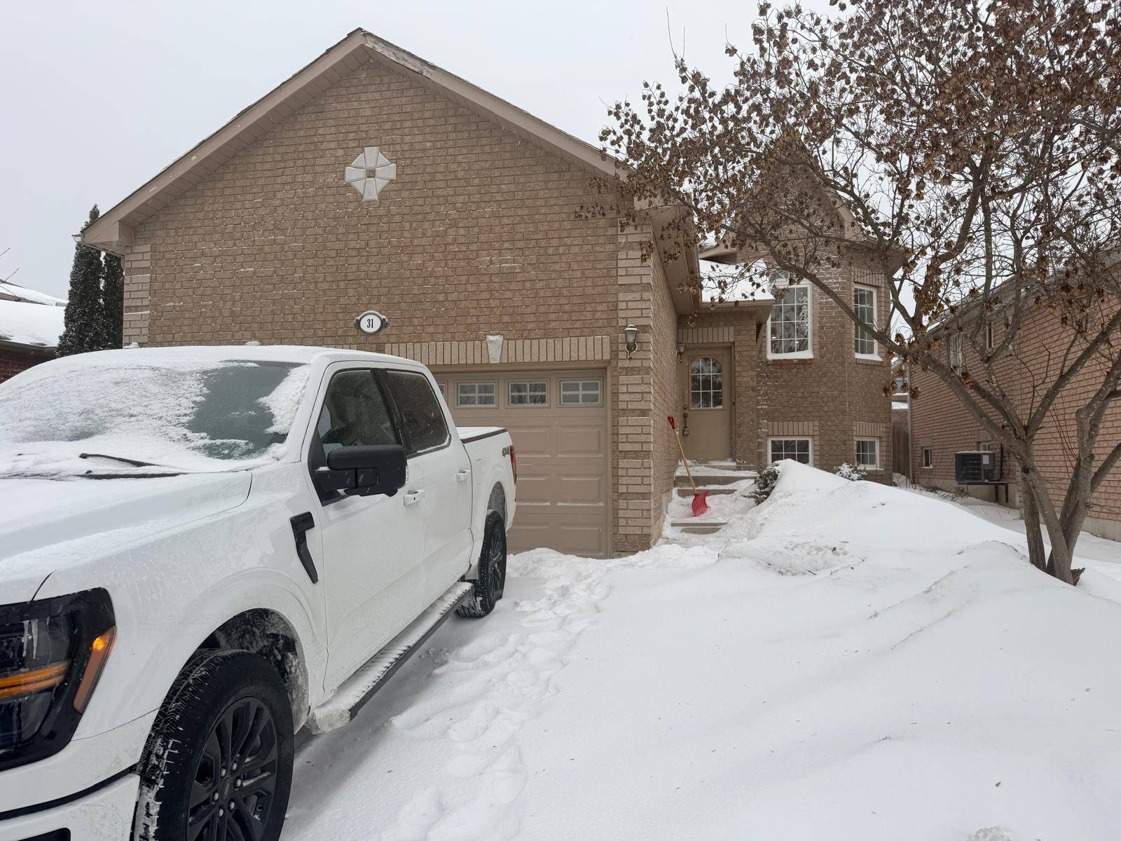 Barrie, ON L4N 0Y7,31 Seline CRES #Lower