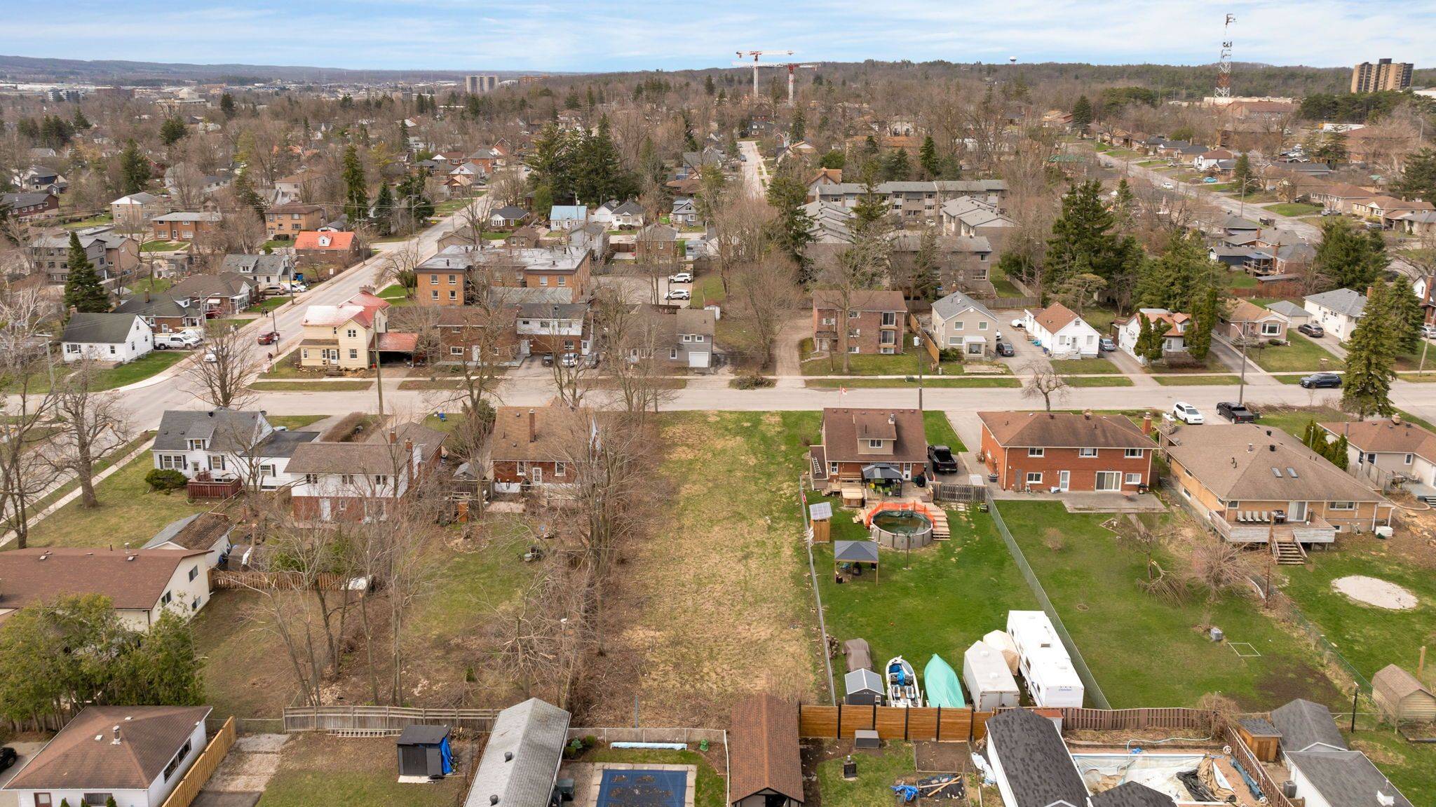 Barrie, ON L4M 3L7,147 Peel ST