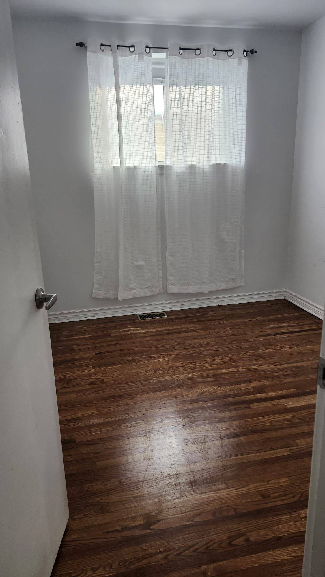 Brampton, ON L6T 1H1,23 Avondale BLVD #Upper