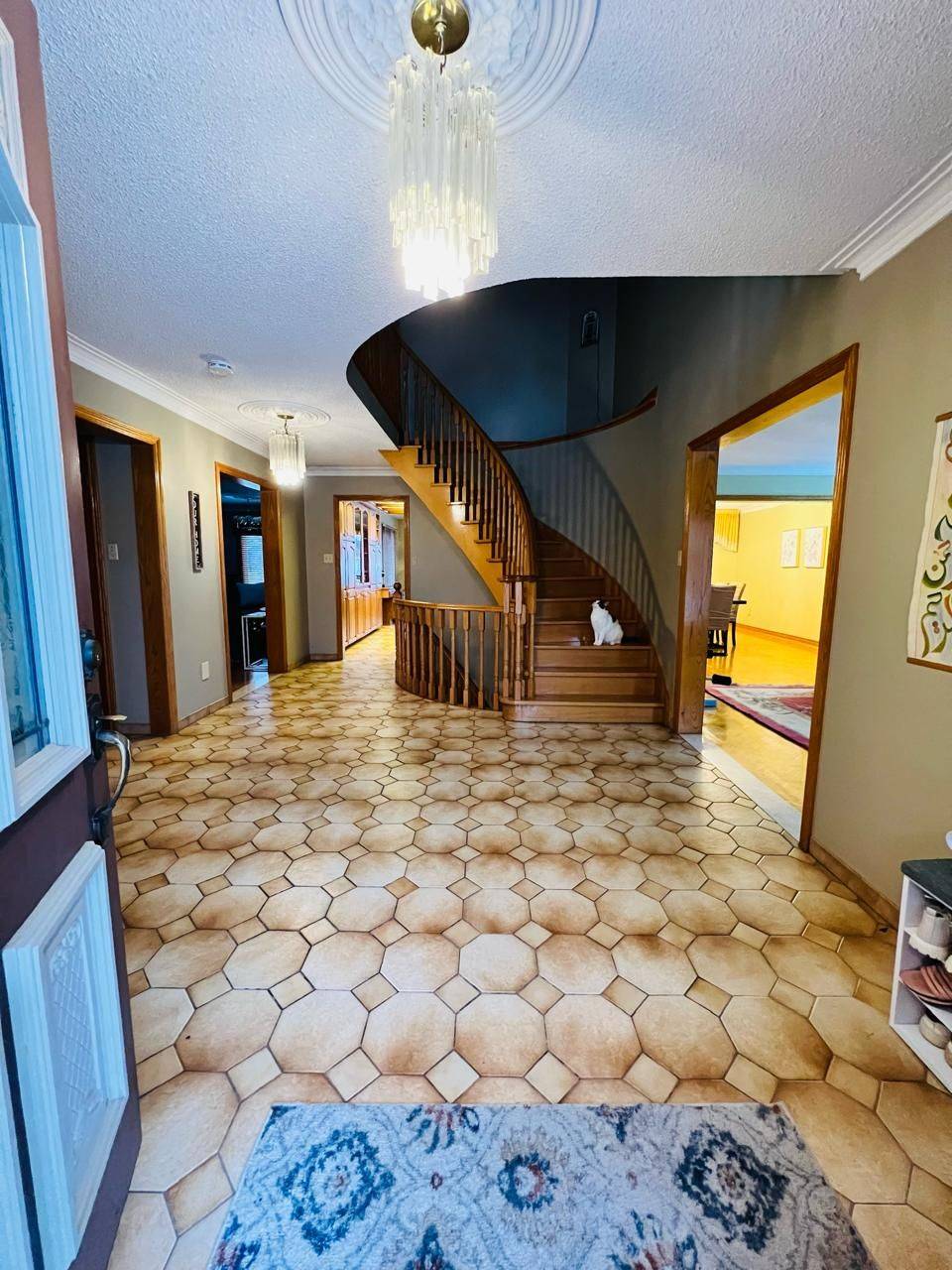 Mississauga, ON L4W 4H9,4261 Capilano CT