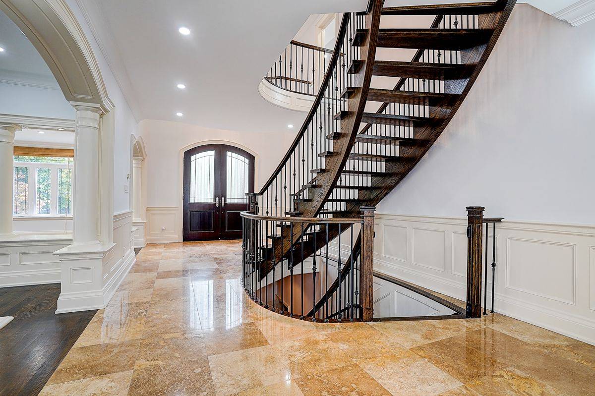 Mississauga, ON L5K 1T2,2334 Hammond RD