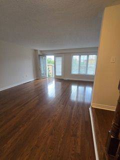 Oakville, ON L6M 0M1,2006 Trawden WAY #35