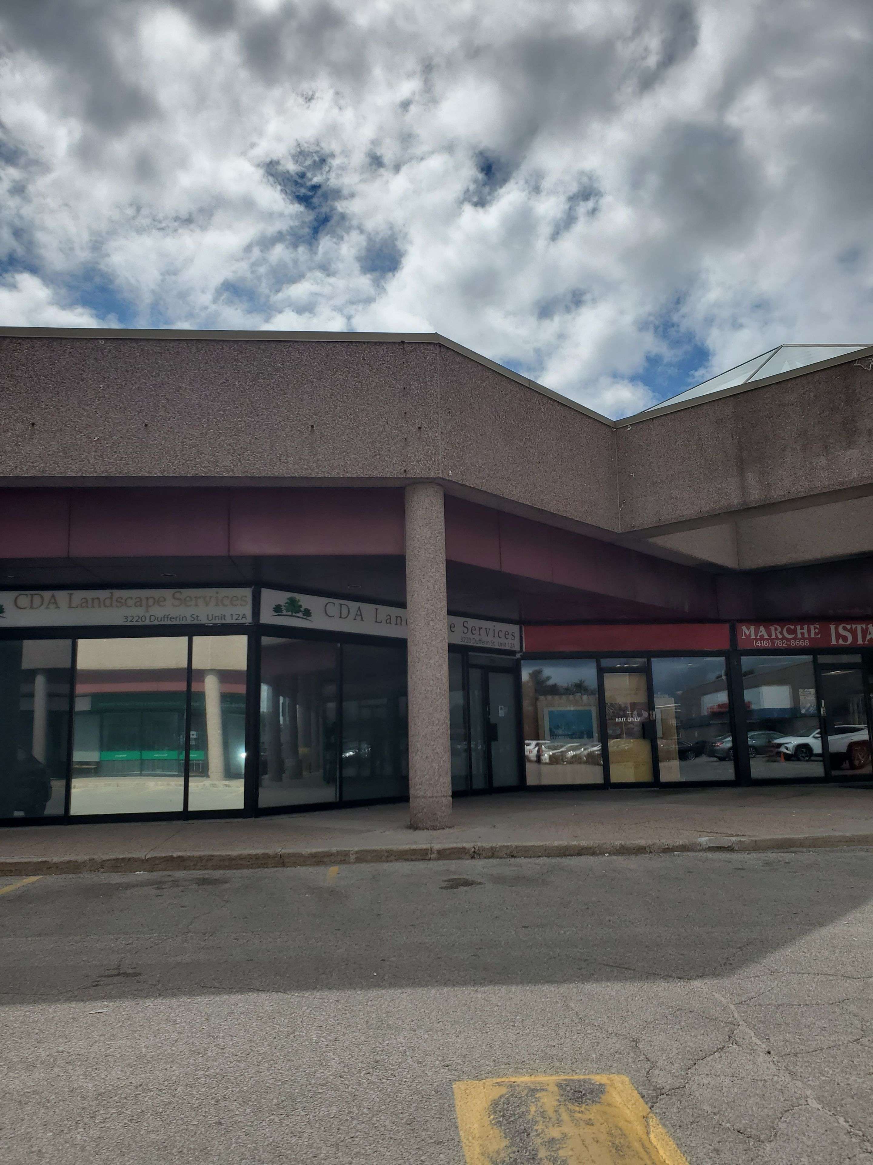 Toronto W04, ON M6A 2T3,3220 Dufferin ST #14