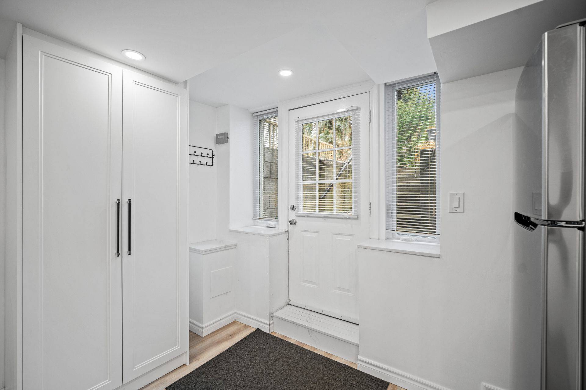 Toronto W02, ON M6P 1J6,45 Humberside AVE #Lower