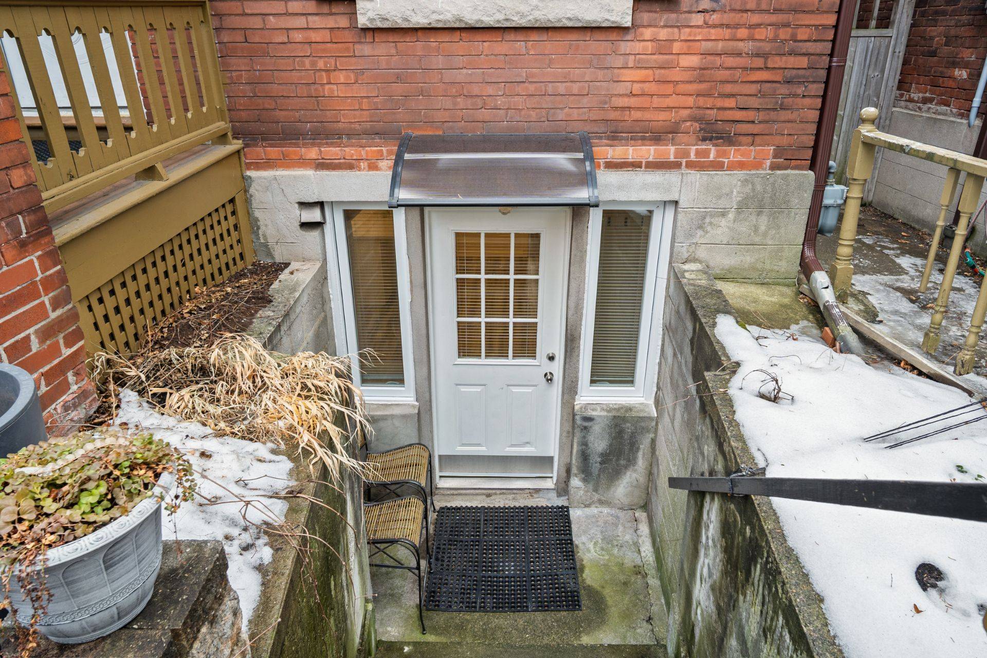 Toronto W02, ON M6P 1J6,45 Humberside AVE #Lower