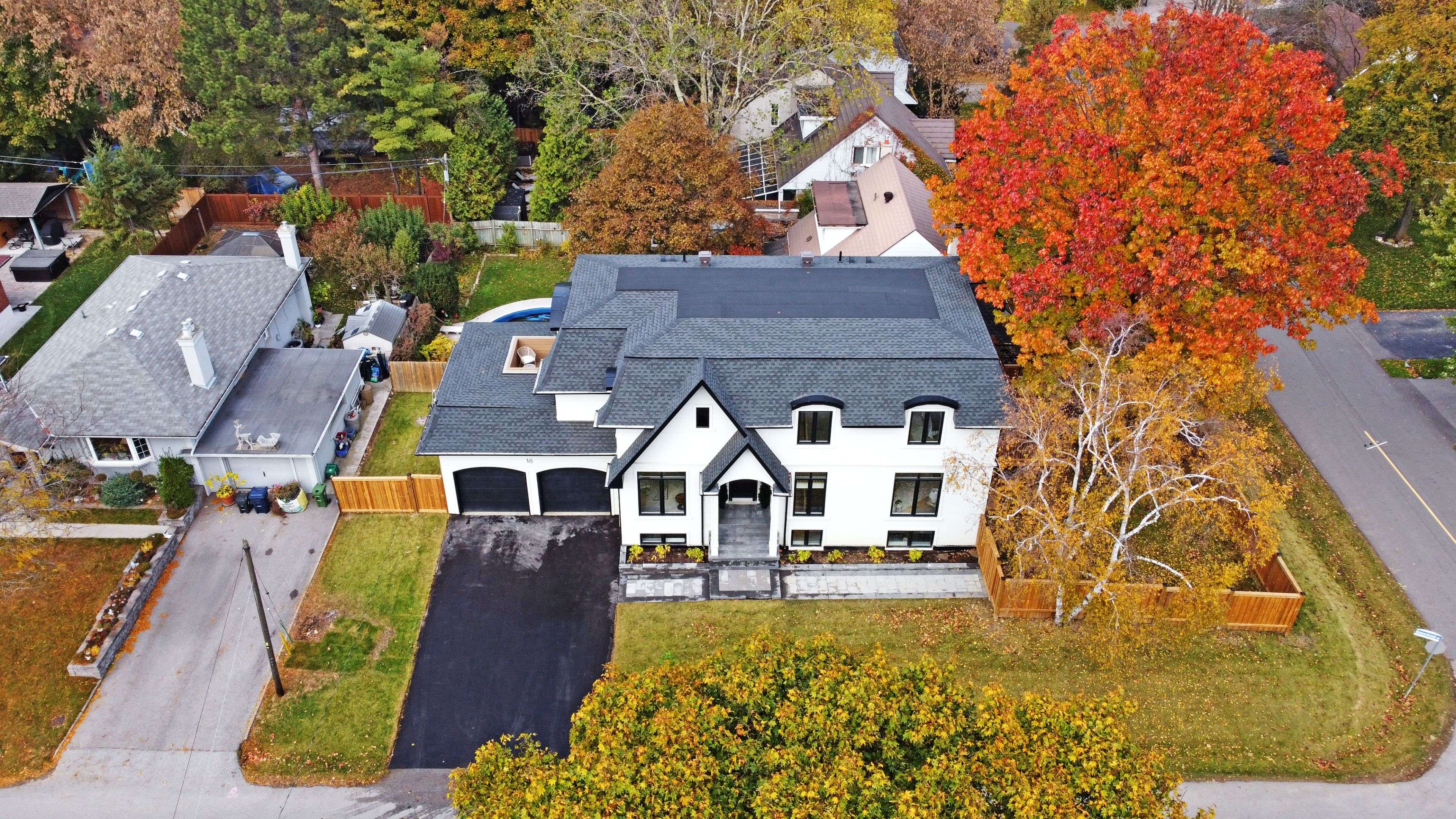 Toronto W08, ON M9B 2M9,18 Beaverbrook AVE