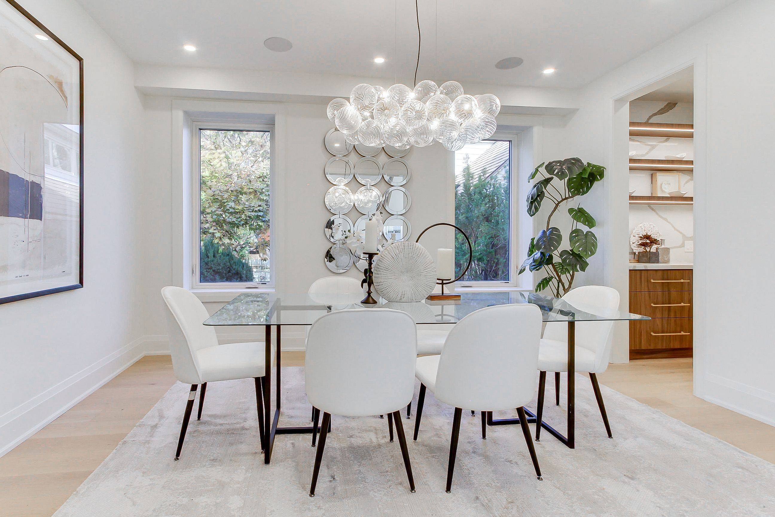 Toronto W08, ON M9B 2M9,18 Beaverbrook AVE