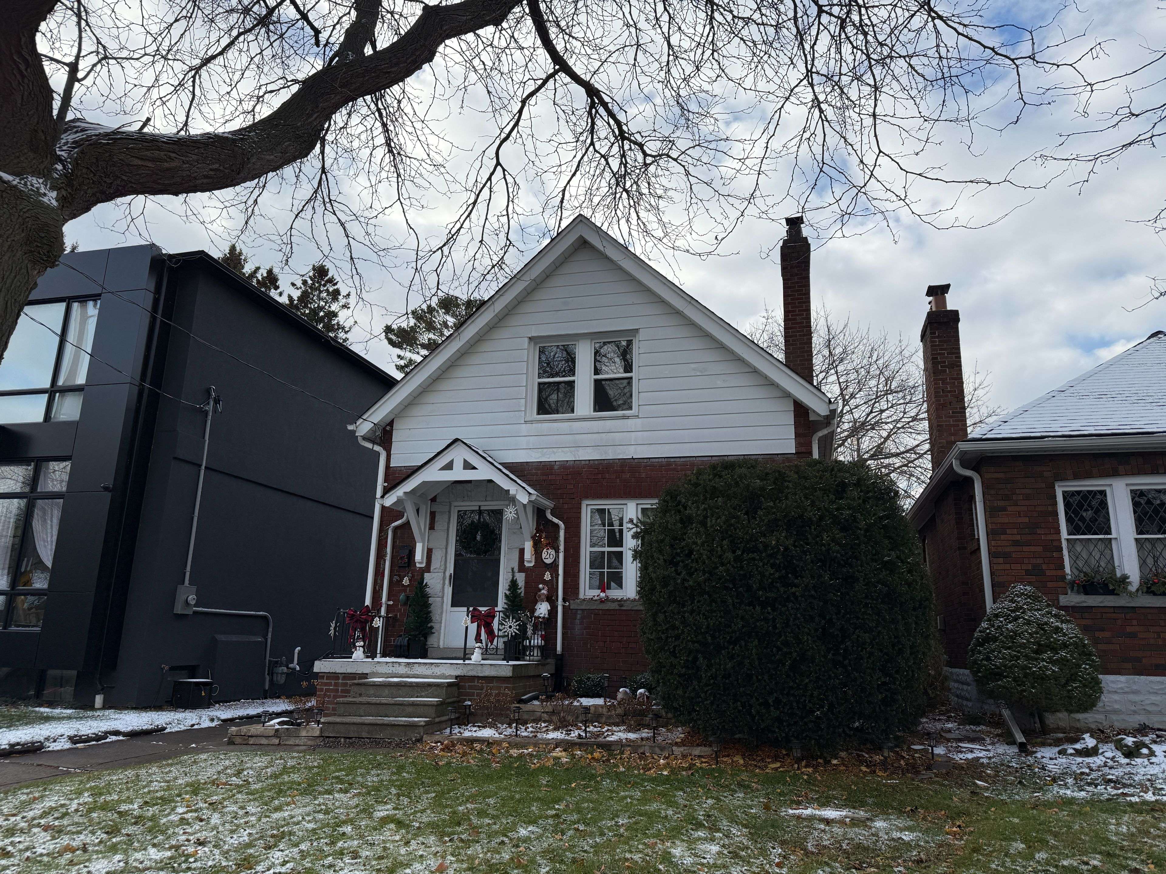 Toronto W06, ON M8V 3E8,26 Tenth ST